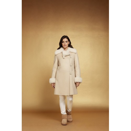 Полушубок женский белый из натуральной овчины